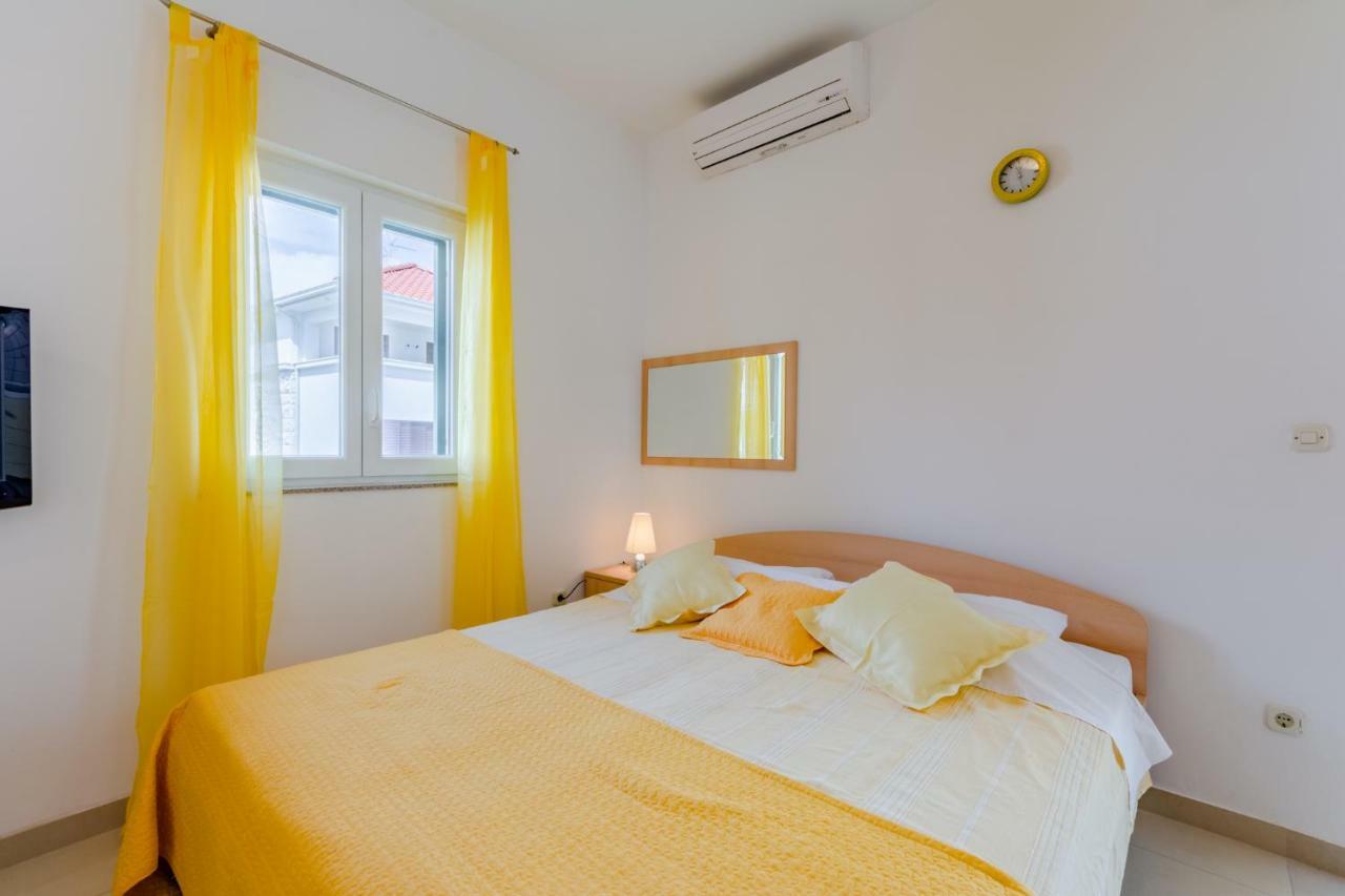 Holiday House Barbara Supetar Bagian luar foto