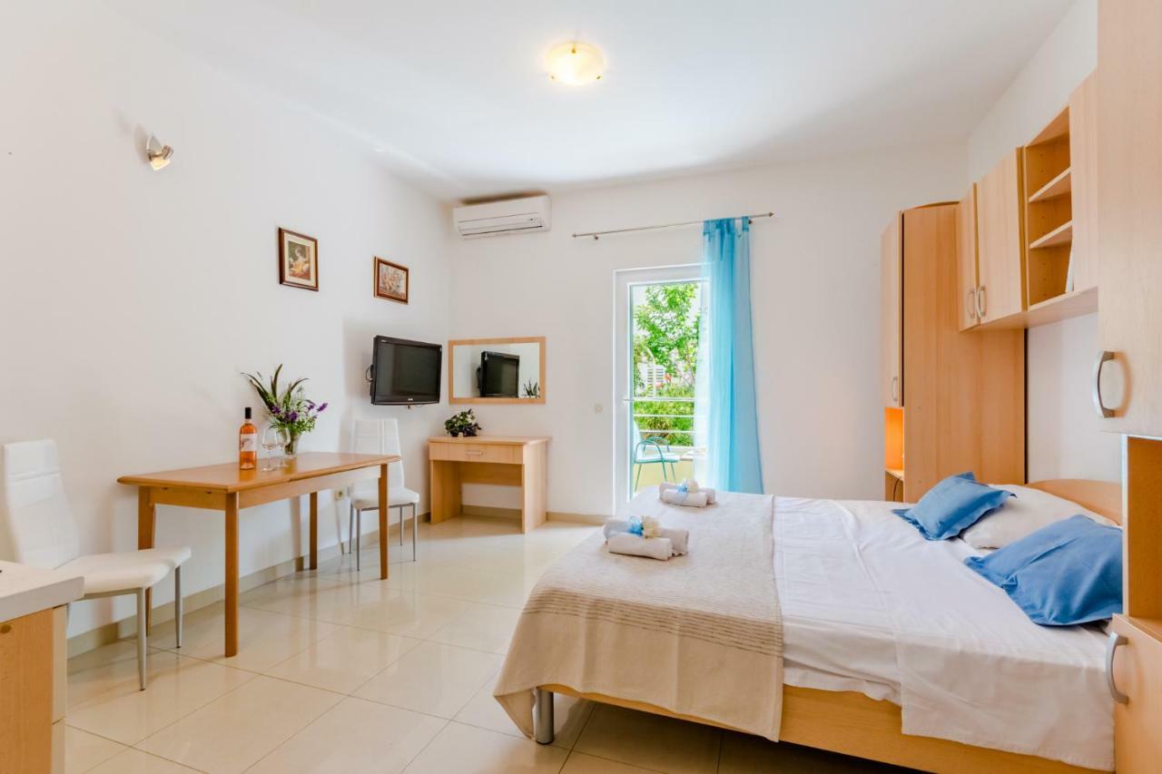 Holiday House Barbara Supetar Bagian luar foto